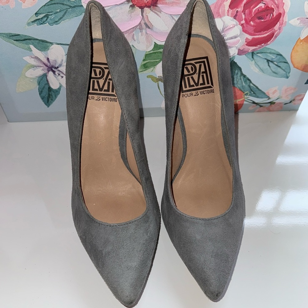 Pour La Victoire Grey Suede Pumps Size 7.5